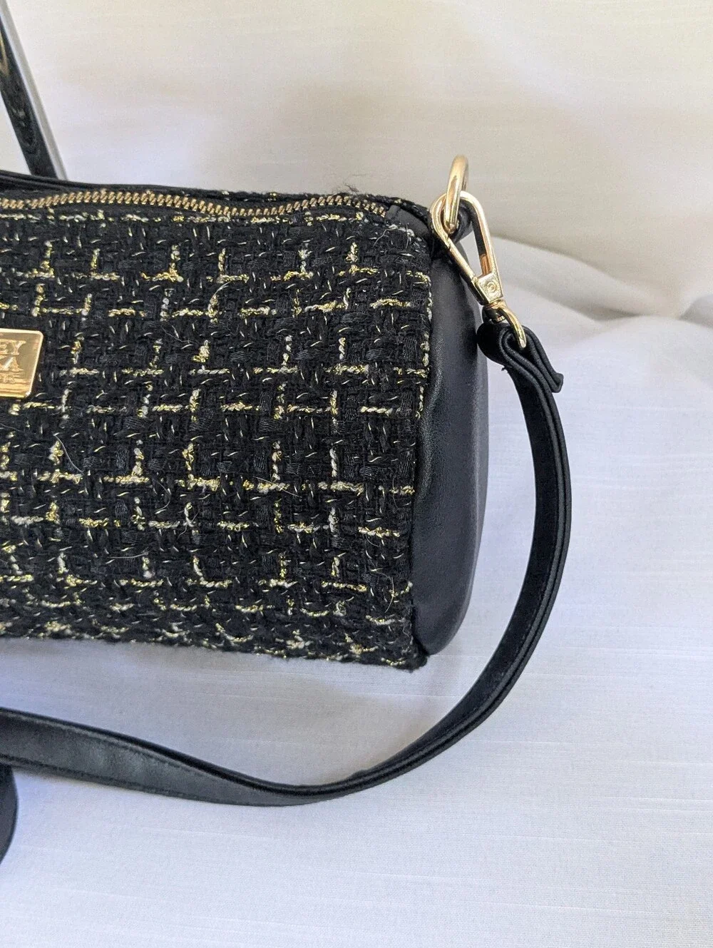 Badgley Mischka Black Tweed Crossbody with Gold Accents Nwt